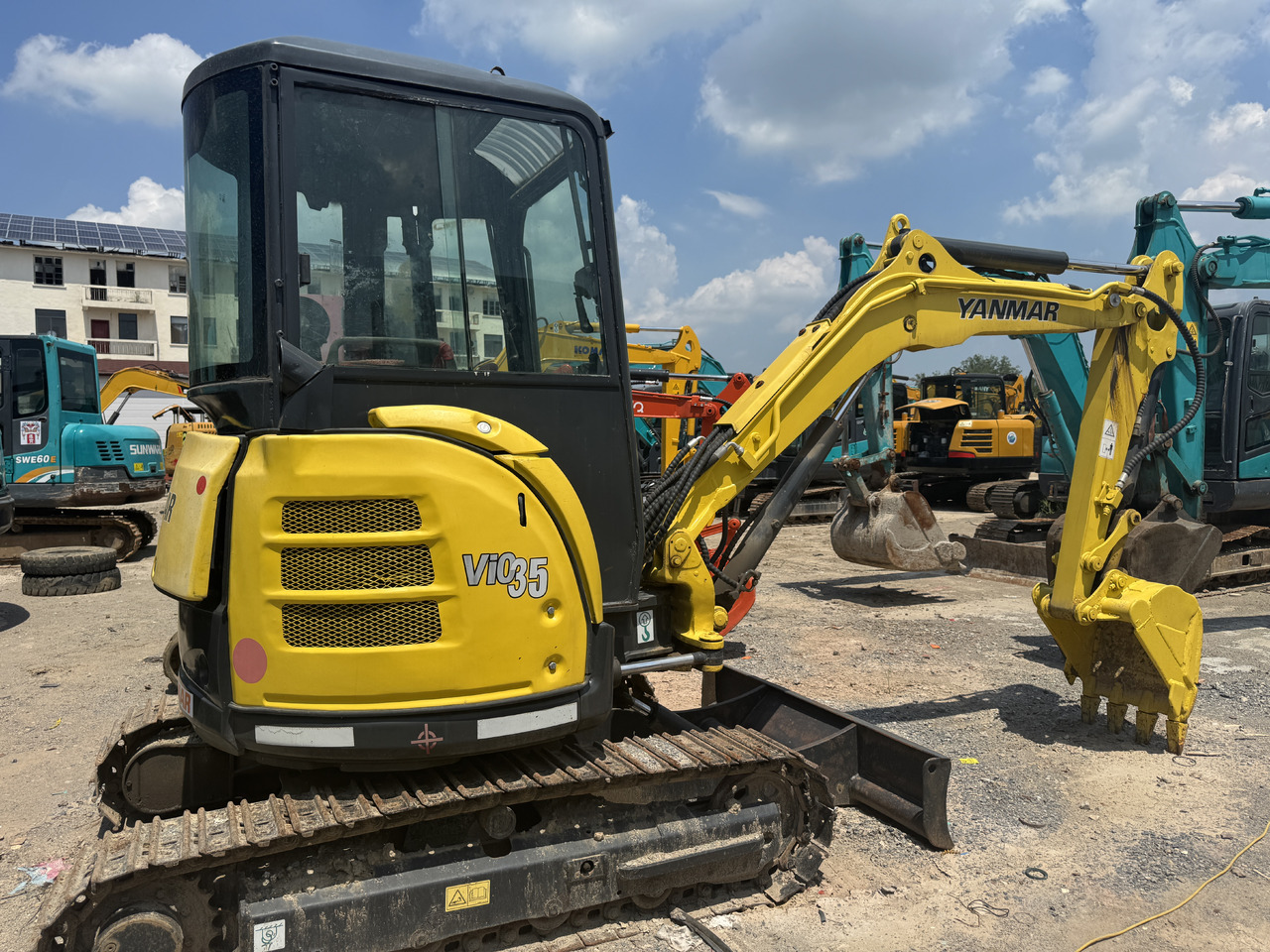YANMAR VIO35-6 - 小型挖掘机:图2 YANMAR VIO35-6 - 小型挖掘机:图2