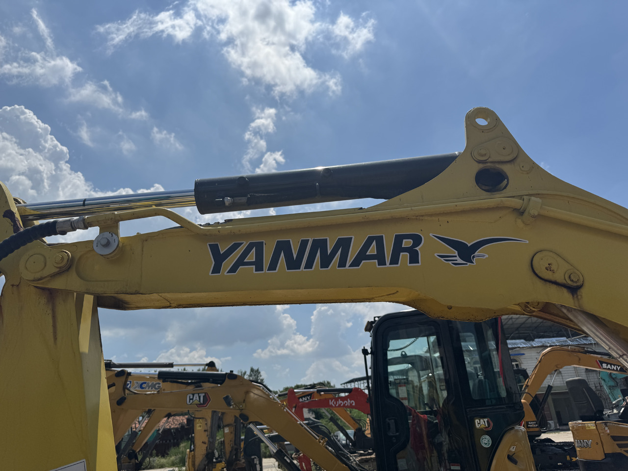 YANMAR VIO35-6 - 小型挖掘机:图3 YANMAR VIO35-6 - 小型挖掘机:图3