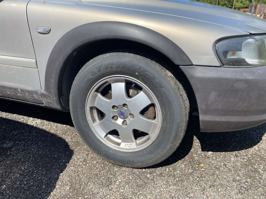 2001 Volvo XC70 EU-GODKJENT (rep.-objekt) - 汽车:图4 2001 Volvo XC70 EU-GODKJENT (rep.-objekt) - 汽车:图4
