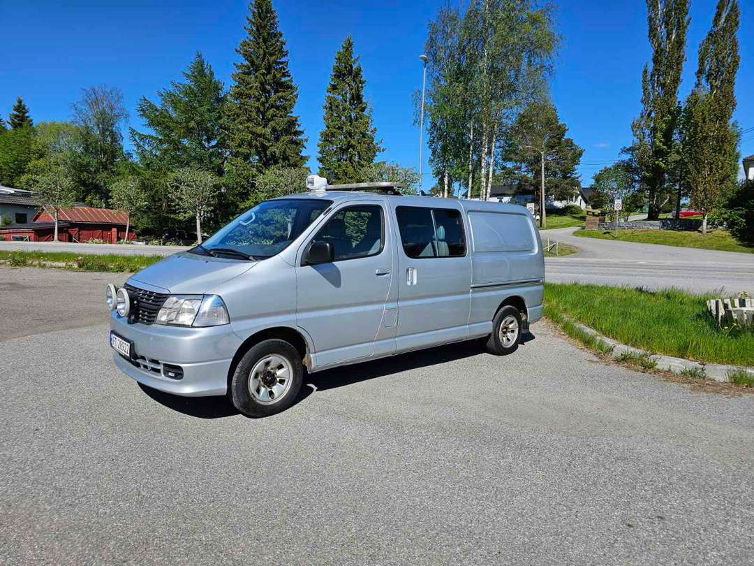 2009 Personbil Toyota Hiace 4 WD Lang type 9 seter EU-Godkjent - 汽车:图2 2009 Personbil Toyota Hiace 4 WD Lang type 9 seter EU-Godkjent - 汽车:图2