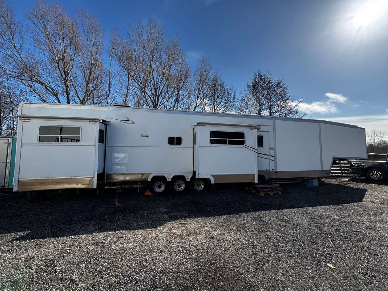 2012 5th Wheel Luxury RV / Husvogn / 16,5 m - 其他机械:图1 2012 5th Wheel Luxury RV / Husvogn / 16,5 m - 其他机械:图1