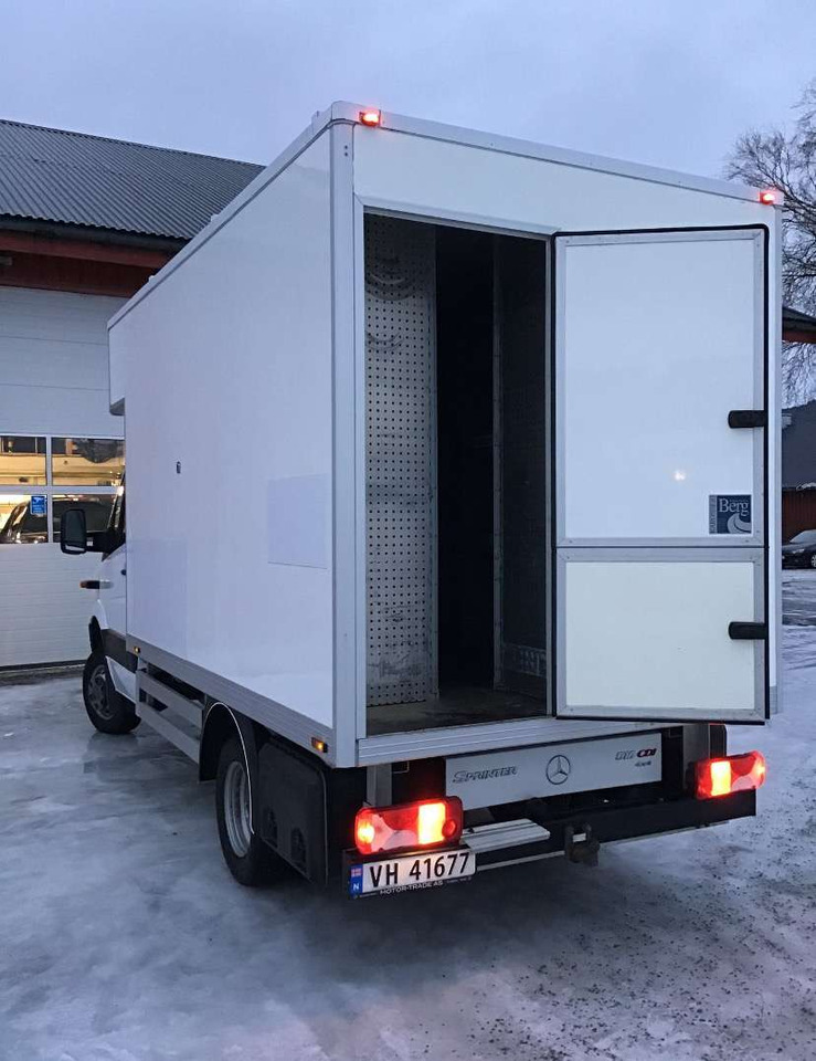 2012 Mercedes-Benz Sprinter EU-GODKJENT SVÆRT LAV KM! - 厢式卡车:图4 2012 Mercedes-Benz Sprinter EU-GODKJENT SVÆRT LAV KM! - 厢式卡车:图4