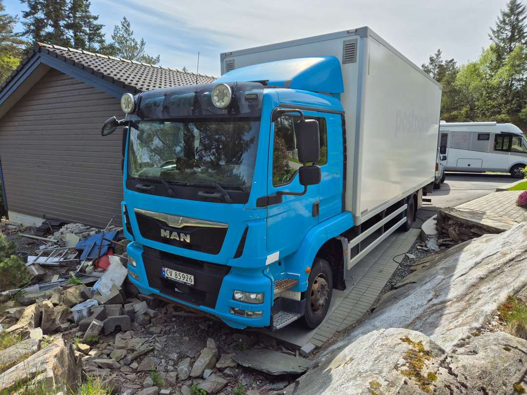 2016 Skapbil MAN TGM15.250 EU-godkjent Euroklasse 6T - 厢式卡车:图1 2016 Skapbil MAN TGM15.250 EU-godkjent Euroklasse 6T - 厢式卡车:图1