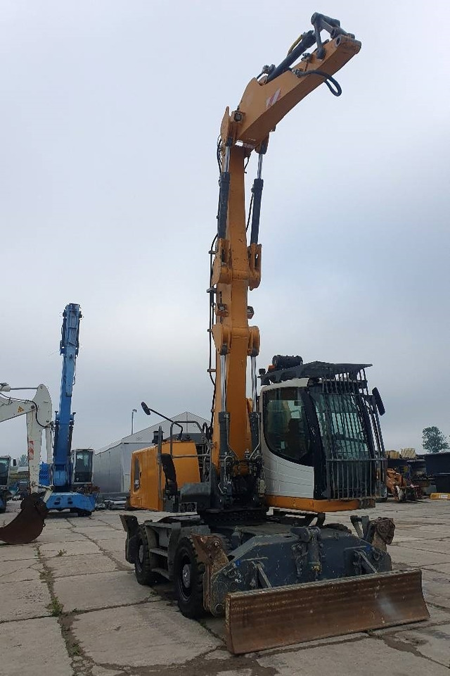 Liebherr LH 22 M - 垃圾/ 工业叉装车:图5 Liebherr LH 22 M - 垃圾/ 工业叉装车:图5