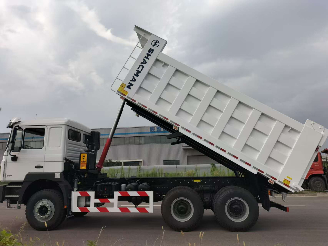 SHACMAN F3000 - 翻斗车:图3 SHACMAN F3000 - 翻斗车:图3