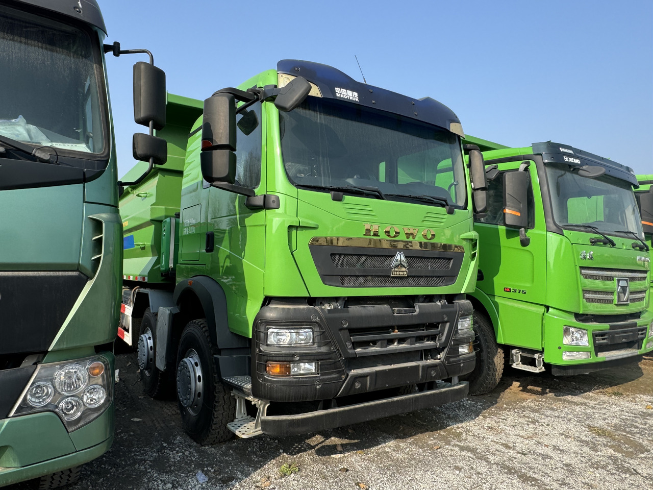 SINOTRUCK HOWO - 翻斗车:图1 SINOTRUCK HOWO - 翻斗车:图1