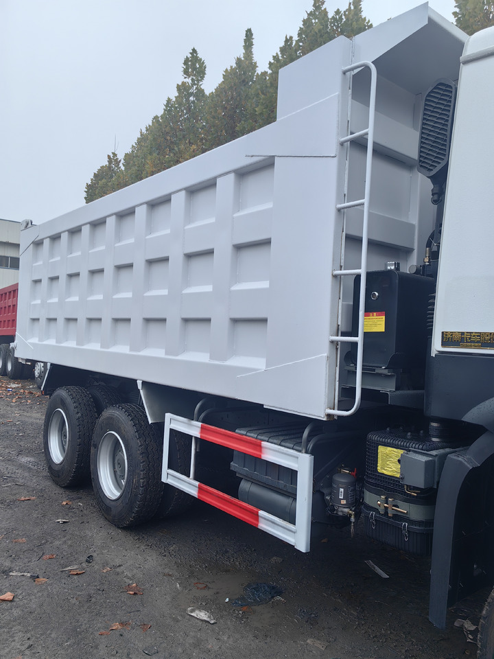 SINOTRUCK HOWO - 翻斗车:图3 SINOTRUCK HOWO - 翻斗车:图3
