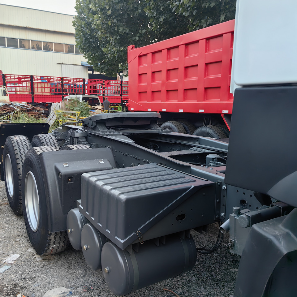 SINOTRUCK HOWO - 牵引车:图5 SINOTRUCK HOWO - 牵引车:图5