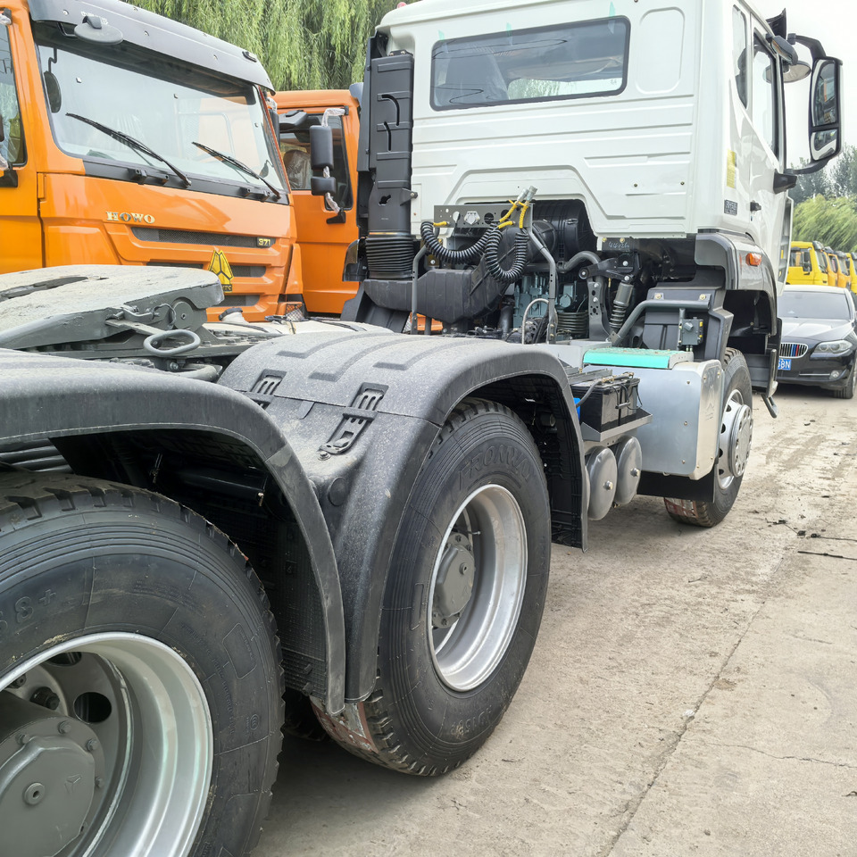 SINOTRUCK HOWO - 牵引车:图5 SINOTRUCK HOWO - 牵引车:图5