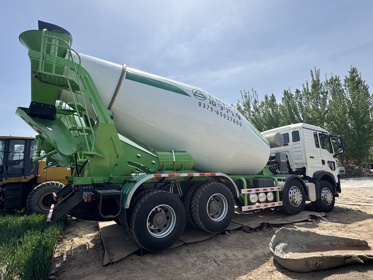 Howo - 混凝土搅拌车:图3 Howo - 混凝土搅拌车:图3