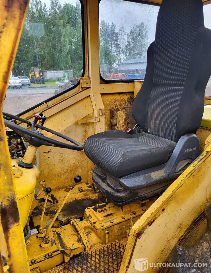 Ford 4550, 1971, Diesel Traktori + etukuormaaja MTK25, Virrat - 拖拉机:图5 Ford 4550, 1971, Diesel Traktori + etukuormaaja MTK25, Virrat - 拖拉机:图5