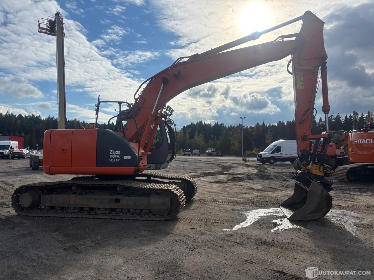 Hitachi ZX 225 USR lc kaivinkone, Lieto - 履带式挖掘机:图2 Hitachi ZX 225 USR lc kaivinkone, Lieto - 履带式挖掘机:图2