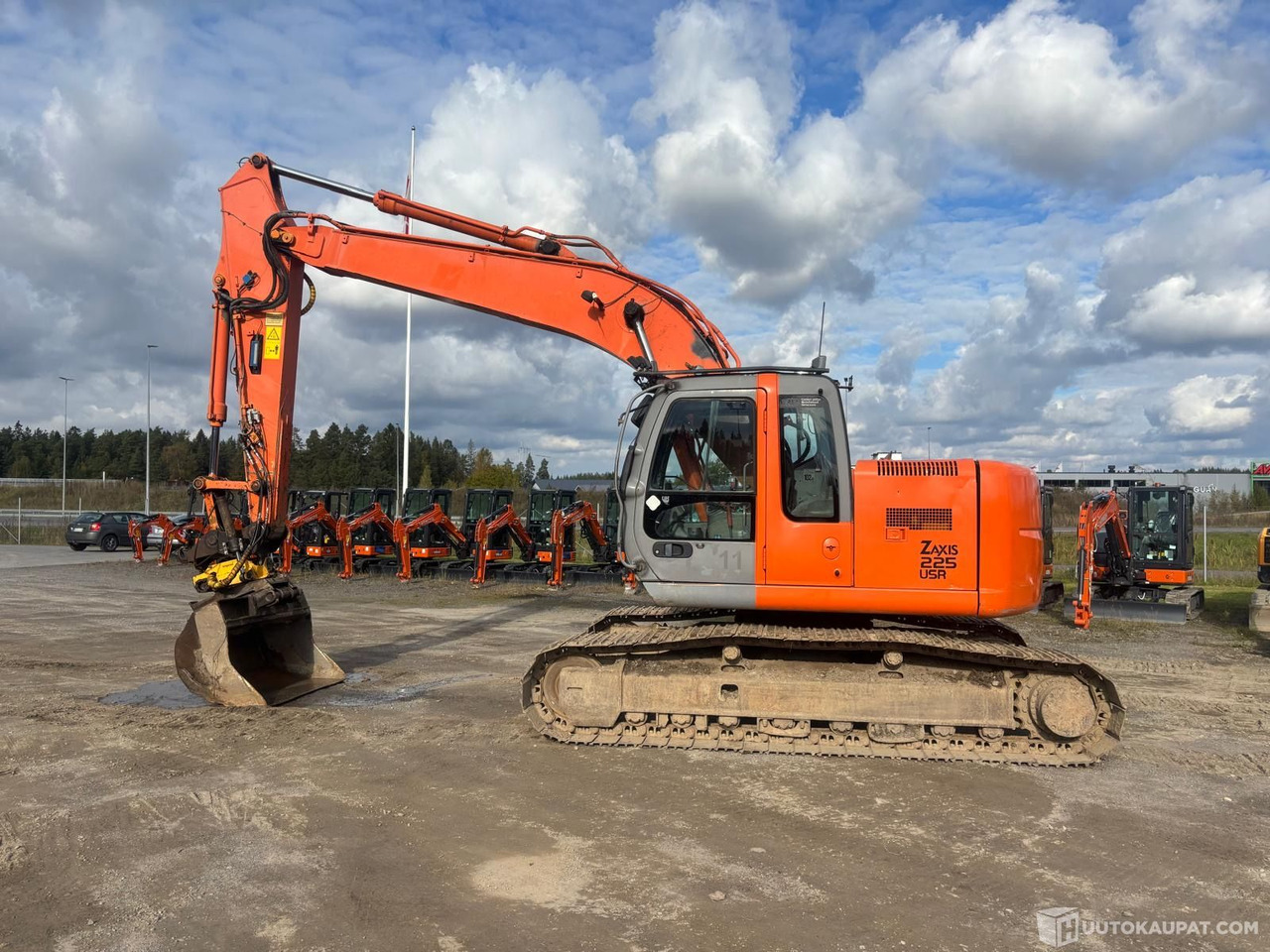 Hitachi ZX 225 USR lc kaivinkone, Lieto - 履带式挖掘机:图1 Hitachi ZX 225 USR lc kaivinkone, Lieto - 履带式挖掘机:图1