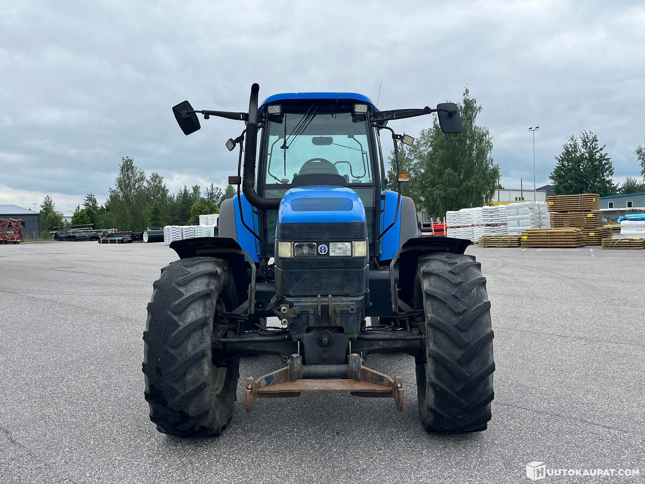 New Holland TM155 tractor with front loader, 2004, Salo - 拖拉机:图2 New Holland TM155 tractor with front loader, 2004, Salo - 拖拉机:图2