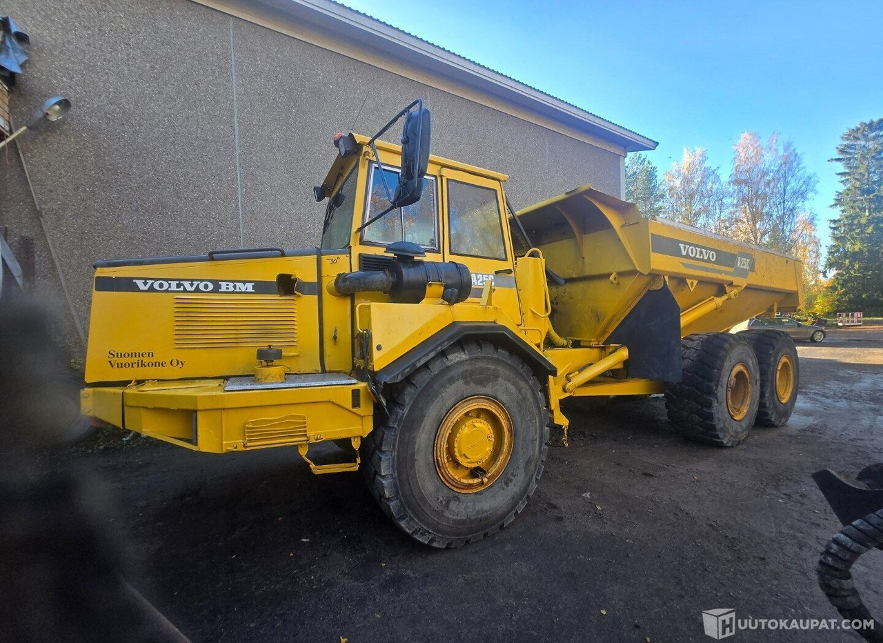Volvo A25c6.7 6x6 dumpperi, 25545h, 1998, Kurikka - 铰接式自卸车:图1 Volvo A25c6.7 6x6 dumpperi, 25545h, 1998, Kurikka - 铰接式自卸车:图1
