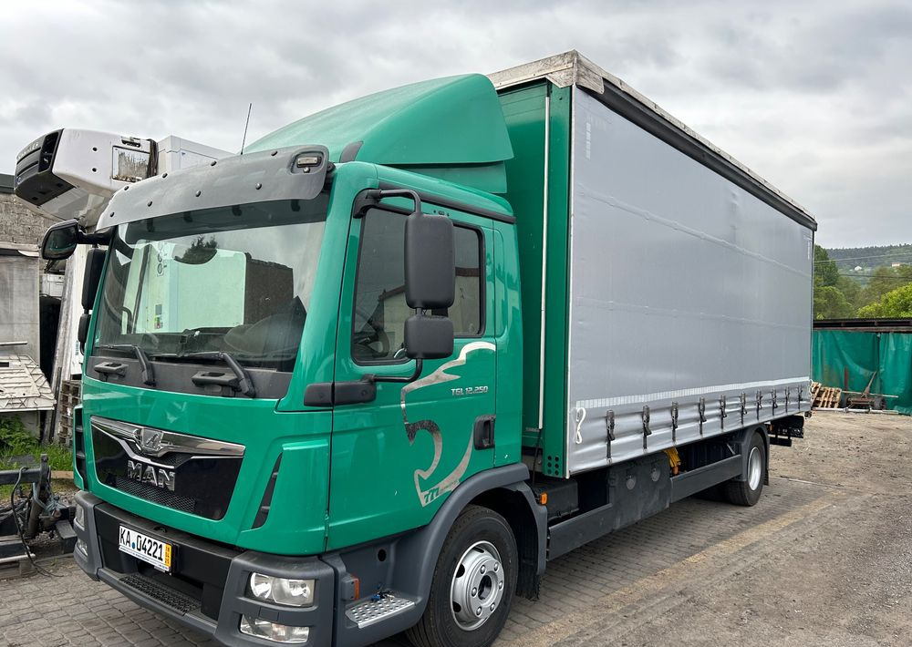 MAN TGL 12.250 6.2m AUTOMAT KLIMA z Niemiec ESP nowe opony EURO 6 / 4.75 rozstaw / zawiesie na wózek widłowy / TOP STAN / okazja nauka jazdy MOŻLIWOŚĆ DOSTOSOWANIA 12t - 侧帘卡车:图3 MAN TGL 12.250 6.2m AUTOMAT KLIMA z Niemiec ESP nowe opony EURO 6 / 4.75 rozstaw / zawiesie na wózek widłowy / TOP STAN / okazja nauka jazdy MOŻLIWOŚĆ DOSTOSOWANIA 12t - 侧帘卡车:图3