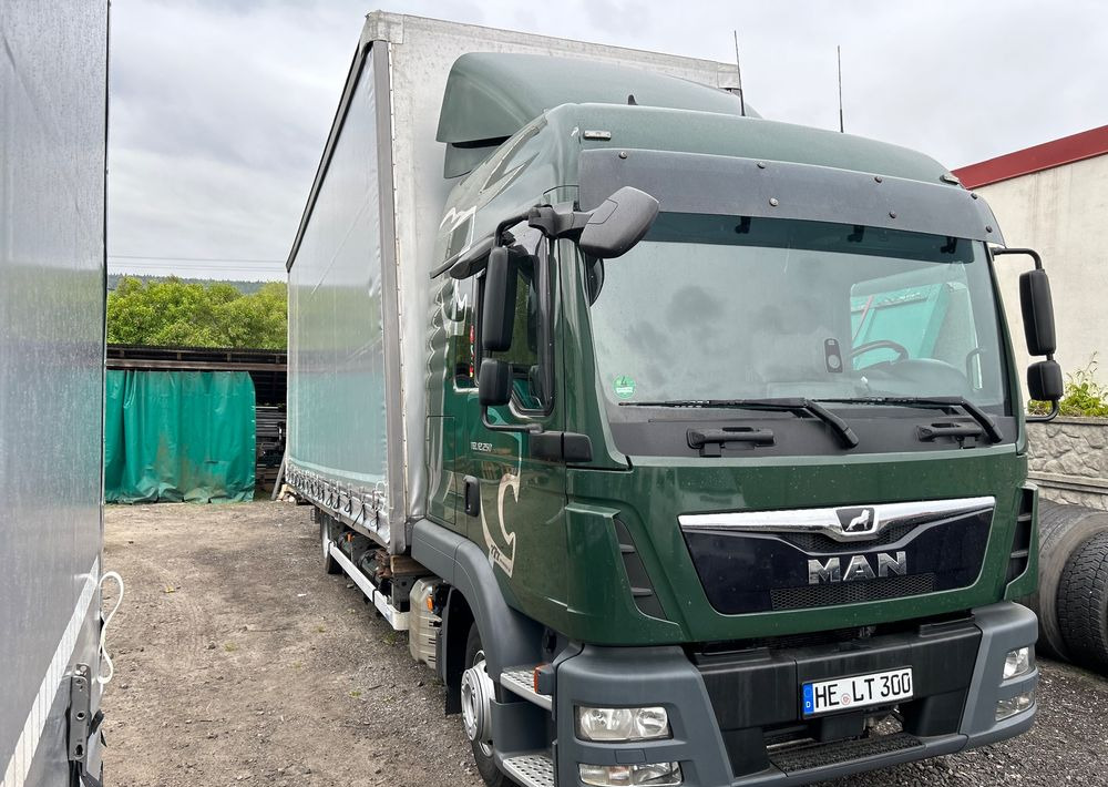 MAN TGL 12.250 GLOB UNIKAT z Niemiec BDF firanka / AUTOMAT HAK / EURO 6 / BDF 7.40 wysoki / MICHELIN 80% - 侧帘卡车:图1 MAN TGL 12.250 GLOB UNIKAT z Niemiec BDF firanka / AUTOMAT HAK / EURO 6 / BDF 7.40 wysoki / MICHELIN 80% - 侧帘卡车:图1