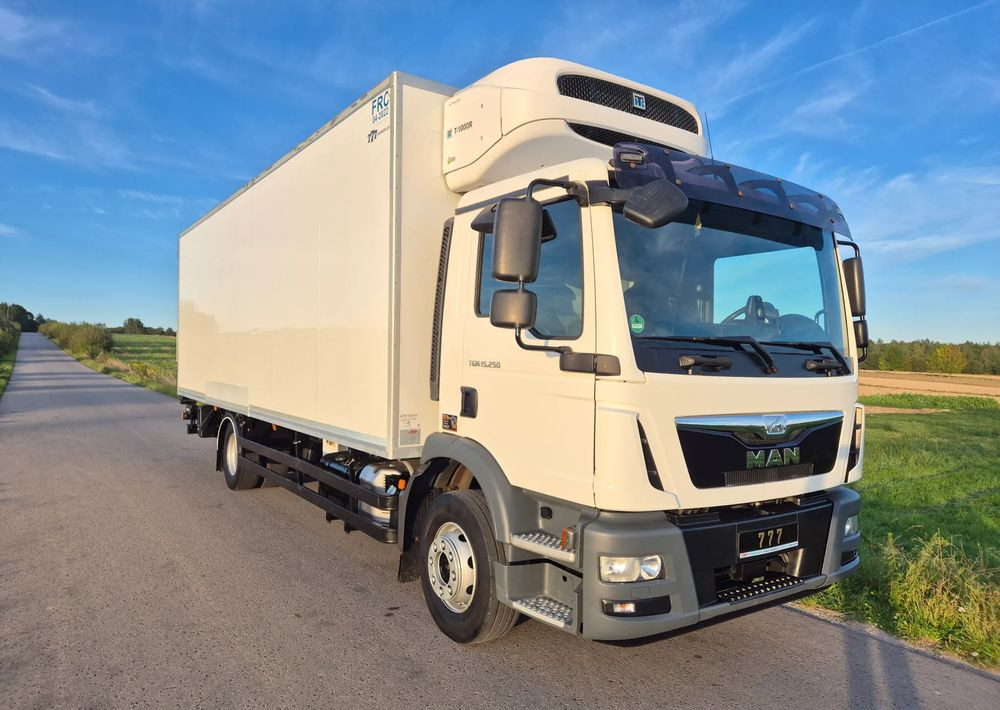 MAN TGM 15.250 7.5m winda AUTOMAT KLIMA z Niemiec EURO 6 / CHŁODNIA T-1000R THERMOKING - 冷藏车:图3 MAN TGM 15.250 7.5m winda AUTOMAT KLIMA z Niemiec EURO 6 / CHŁODNIA T-1000R THERMOKING - 冷藏车:图3