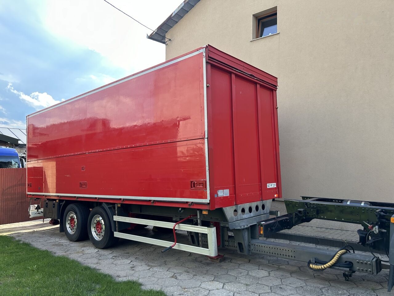 Schmitz Cargobull 7.7m ZINK Mercedes axle ALUWHEELS / TANDEM / OPEN two SIDE - 封闭厢式拖车:图3 Schmitz Cargobull 7.7m ZINK Mercedes axle ALUWHEELS / TANDEM / OPEN two SIDE - 封闭厢式拖车:图3