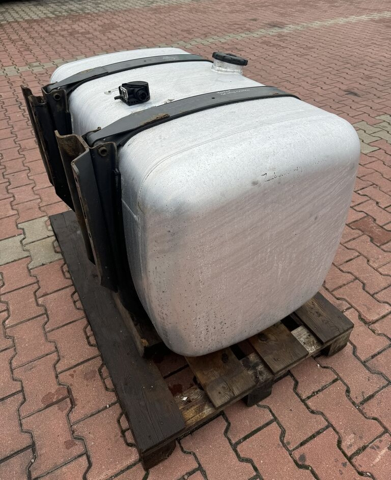 Mercedes-Benz ACTROS MP 430L Mercedes-Benz ACTROS MP 4 truck - 燃料箱 适用于 卡车:图5 Mercedes-Benz ACTROS MP 430L Mercedes-Benz ACTROS MP 4 truck - 燃料箱 适用于 卡车:图5