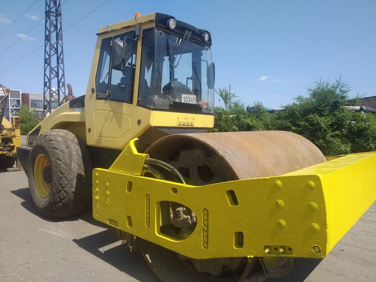 BOMAG BW 216 DH-4 - 压实机:图1 BOMAG BW 216 DH-4 - 压实机:图1