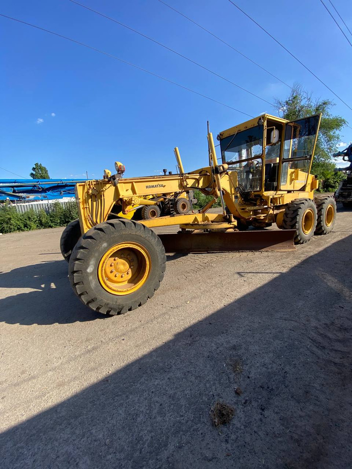 KOMATSU GD661А-1 - 平路机:图1 KOMATSU GD661А-1 - 平路机:图1