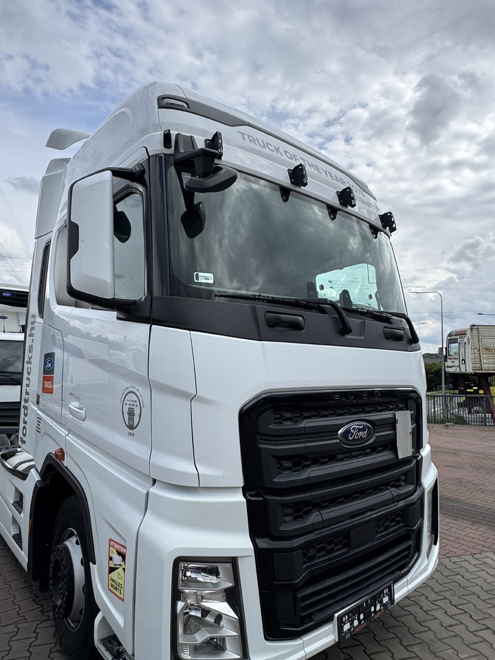 FORD F-MAX TRUCKS 500 - 驾驶室:图1 FORD F-MAX TRUCKS 500 - 驾驶室:图1