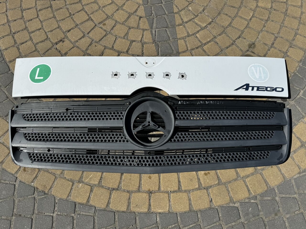 Mercedes-Benz Atego III E6 - 引擎罩 适用于 卡车:图1 Mercedes-Benz Atego III E6 - 引擎罩 适用于 卡车:图1