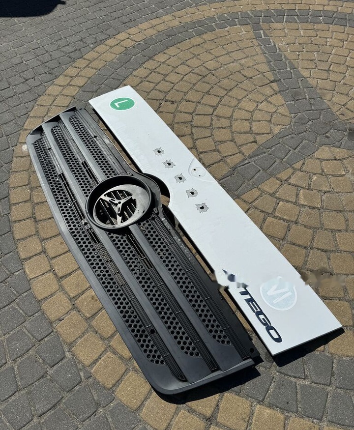 Mercedes-Benz Atego III E6 - 引擎罩 适用于 卡车:图3 Mercedes-Benz Atego III E6 - 引擎罩 适用于 卡车:图3
