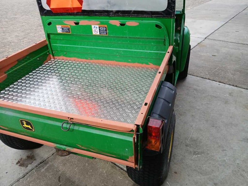 John Deere Gator TS 4x2 - 园林耕作机:图2 John Deere Gator TS 4x2 - 园林耕作机:图2