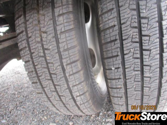 FUSO Canter 3C15 - 厢式货车:图2 FUSO Canter 3C15 - 厢式货车:图2