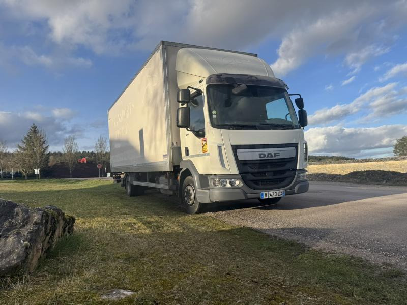 DAF LF 210 FA - 厢式卡车:图1 DAF LF 210 FA - 厢式卡车:图1