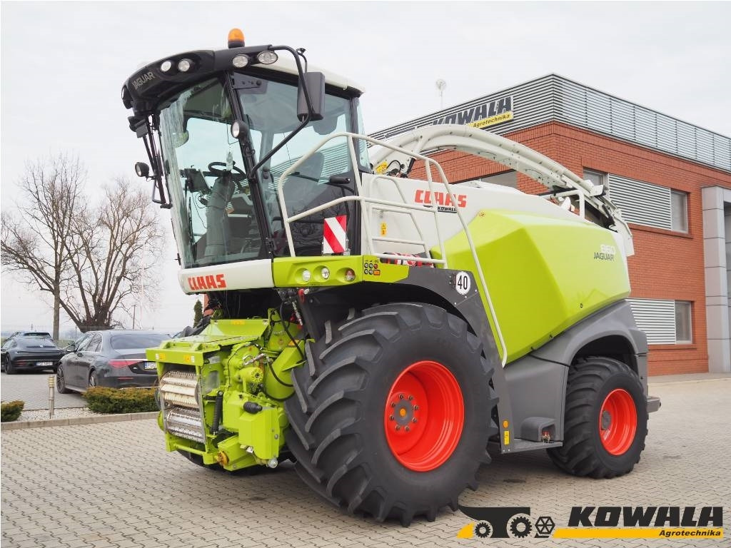 Claas Jaguar 860 4WD - 饲料收割机:图1 Claas Jaguar 860 4WD - 饲料收割机:图1