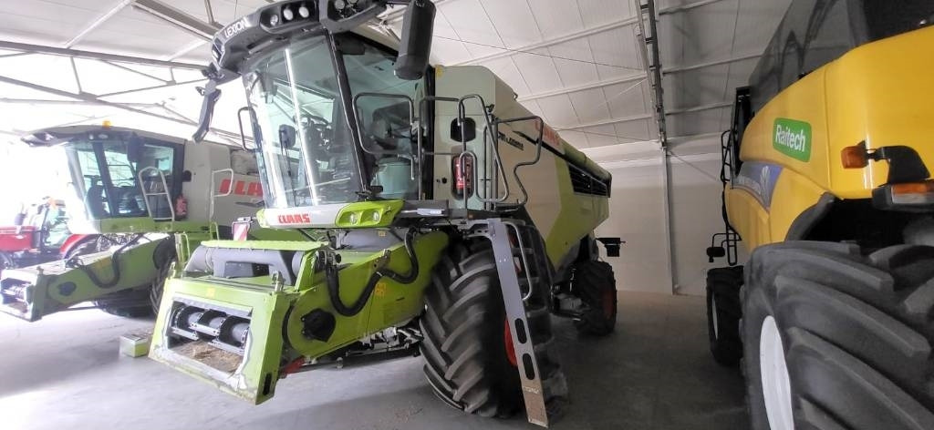 Claas Lexion 7500 + V930 - 联合收割机:图2 Claas Lexion 7500 + V930 - 联合收割机:图2