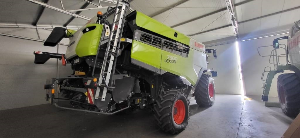 Claas Lexion 7500 + V930  - 联合收割机:图4 Claas Lexion 7500 + V930  - 联合收割机:图4