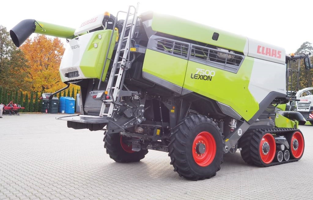 Claas Lexion 7500TT GPS + V930 - 联合收割机:图3 Claas Lexion 7500TT GPS + V930 - 联合收割机:图3