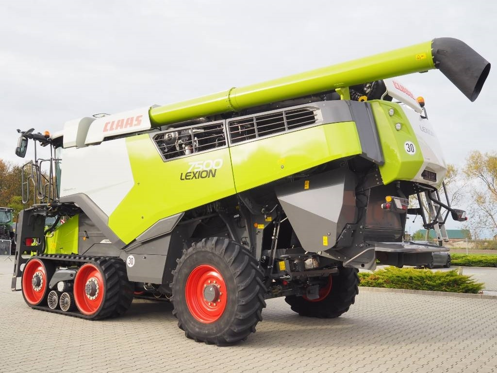Claas Lexion 7500TT GPS + V930 - 联合收割机:图2 Claas Lexion 7500TT GPS + V930 - 联合收割机:图2