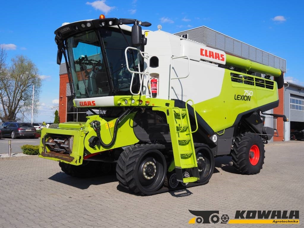Claas Lexion 750TT GPS + V930 - 联合收割机:图1 Claas Lexion 750TT GPS + V930 - 联合收割机:图1