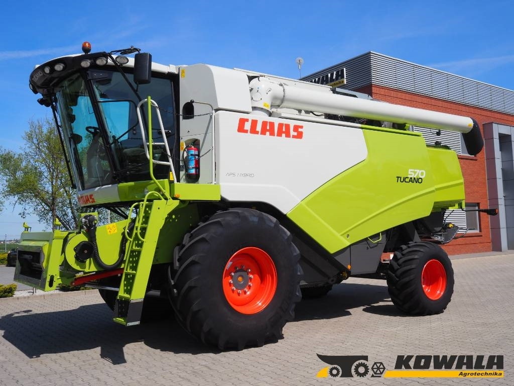 Claas Tucano 570 + V770 - 联合收割机:图1 Claas Tucano 570 + V770 - 联合收割机:图1