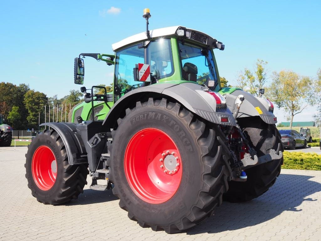 Fendt 824 Vario S4 ProfiPlus, GPS - 拖拉机:图2 Fendt 824 Vario S4 ProfiPlus, GPS - 拖拉机:图2