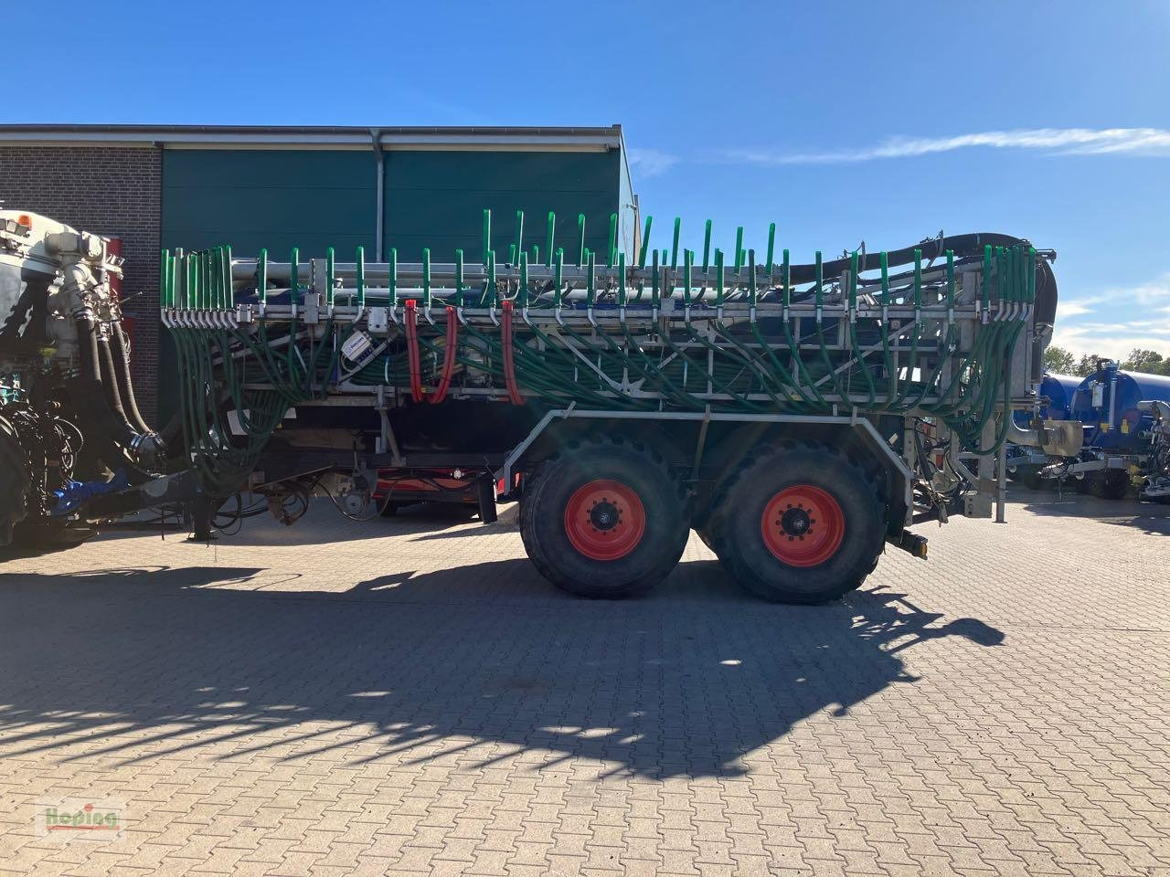 CLAAS Xerion 4000 Saddle Trac Gülletechnik - 拖拉机:图3 CLAAS Xerion 4000 Saddle Trac Gülletechnik - 拖拉机:图3