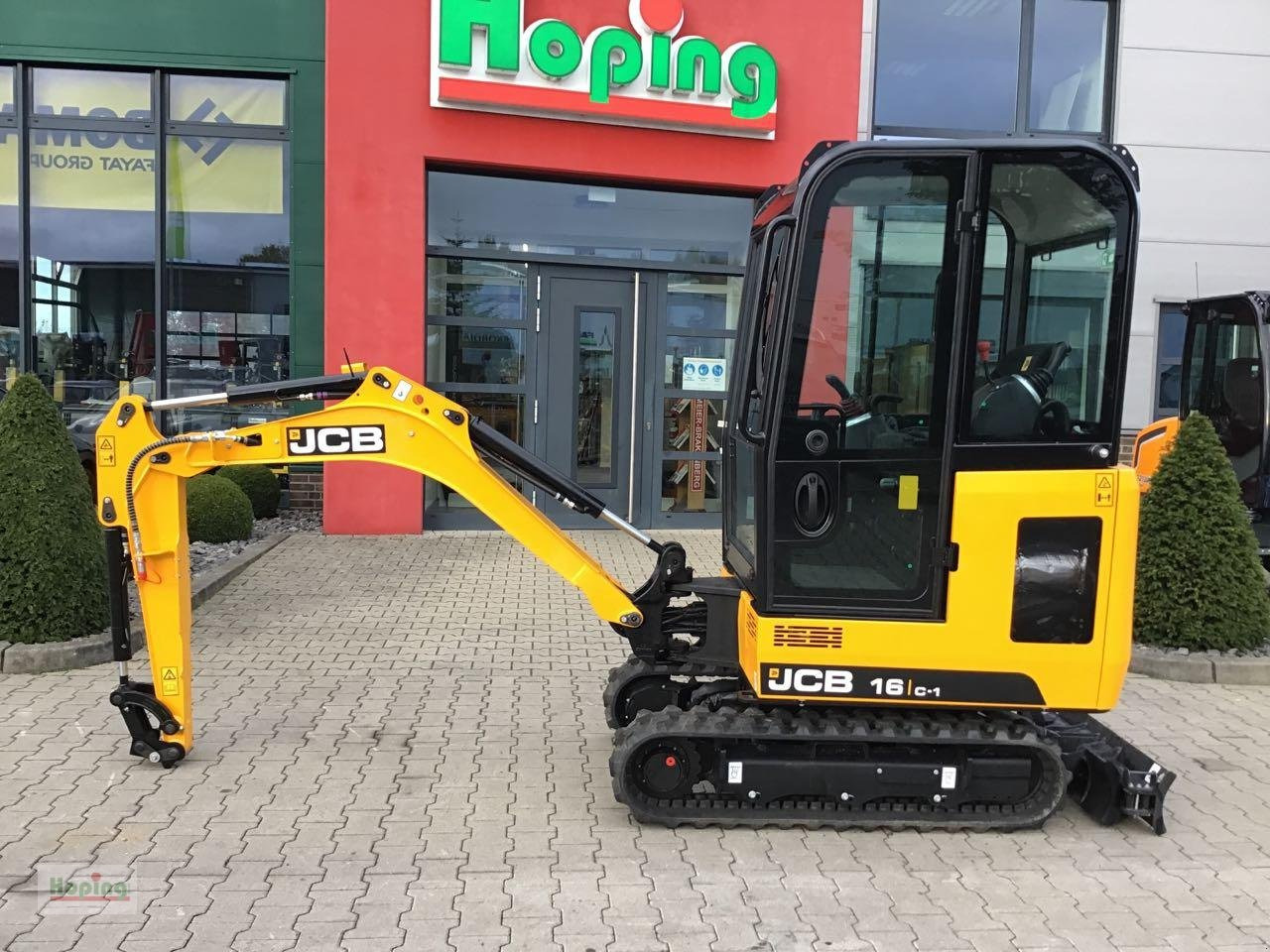 JCB 16C-1 - 小型挖掘机:图1 JCB 16C-1 - 小型挖掘机:图1