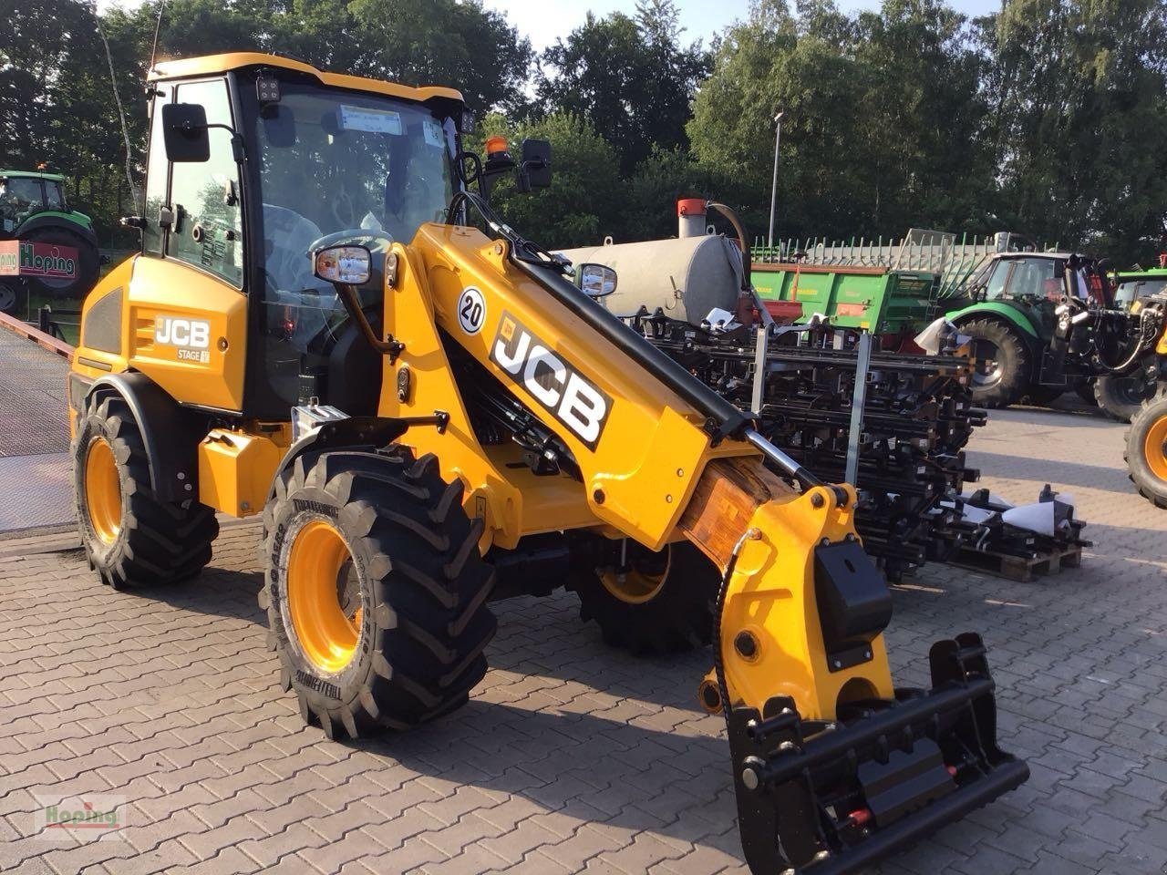 JCB TM180 AGRI - 伸缩臂轮式装载机:图2 JCB TM180 AGRI - 伸缩臂轮式装载机:图2