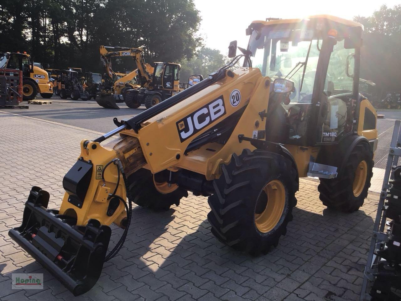 JCB TM180 AGRI - 伸缩臂轮式装载机:图1 JCB TM180 AGRI - 伸缩臂轮式装载机:图1