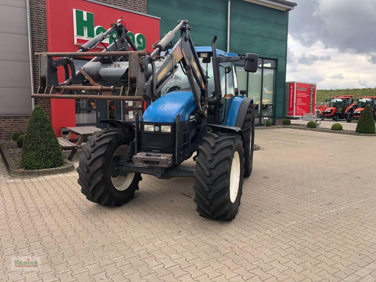 New Holland TSA 115 - 拖拉机:图2 New Holland TSA 115 - 拖拉机:图2
