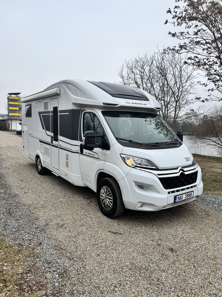 Adria Matrix M 670 SL - 露营车:图2 Adria Matrix M 670 SL - 露营车:图2