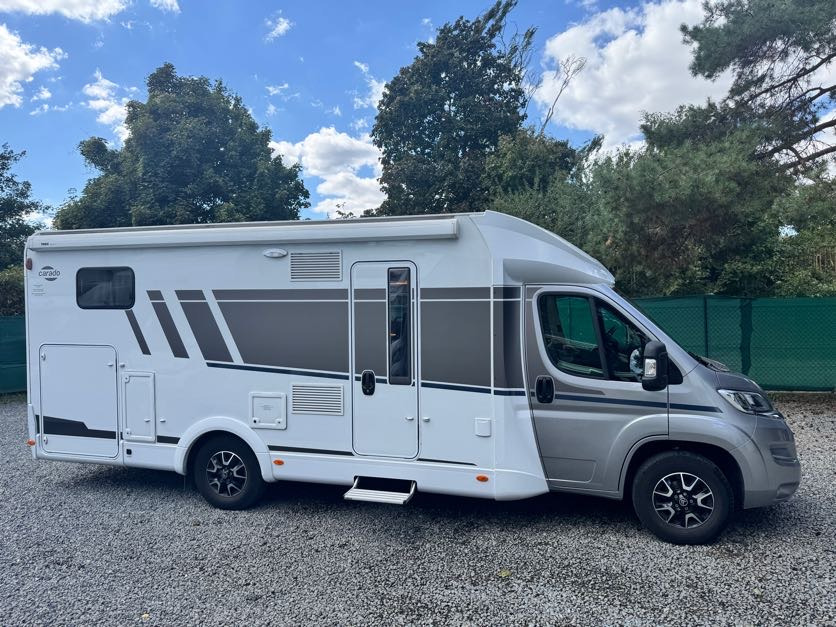 CARADO T447 PRO+ , camera, radio, awning, bike holder, LPG, ALU - 半集成房车:图1 CARADO T447 PRO+ , camera, radio, awning, bike holder, LPG, ALU - 半集成房车:图1