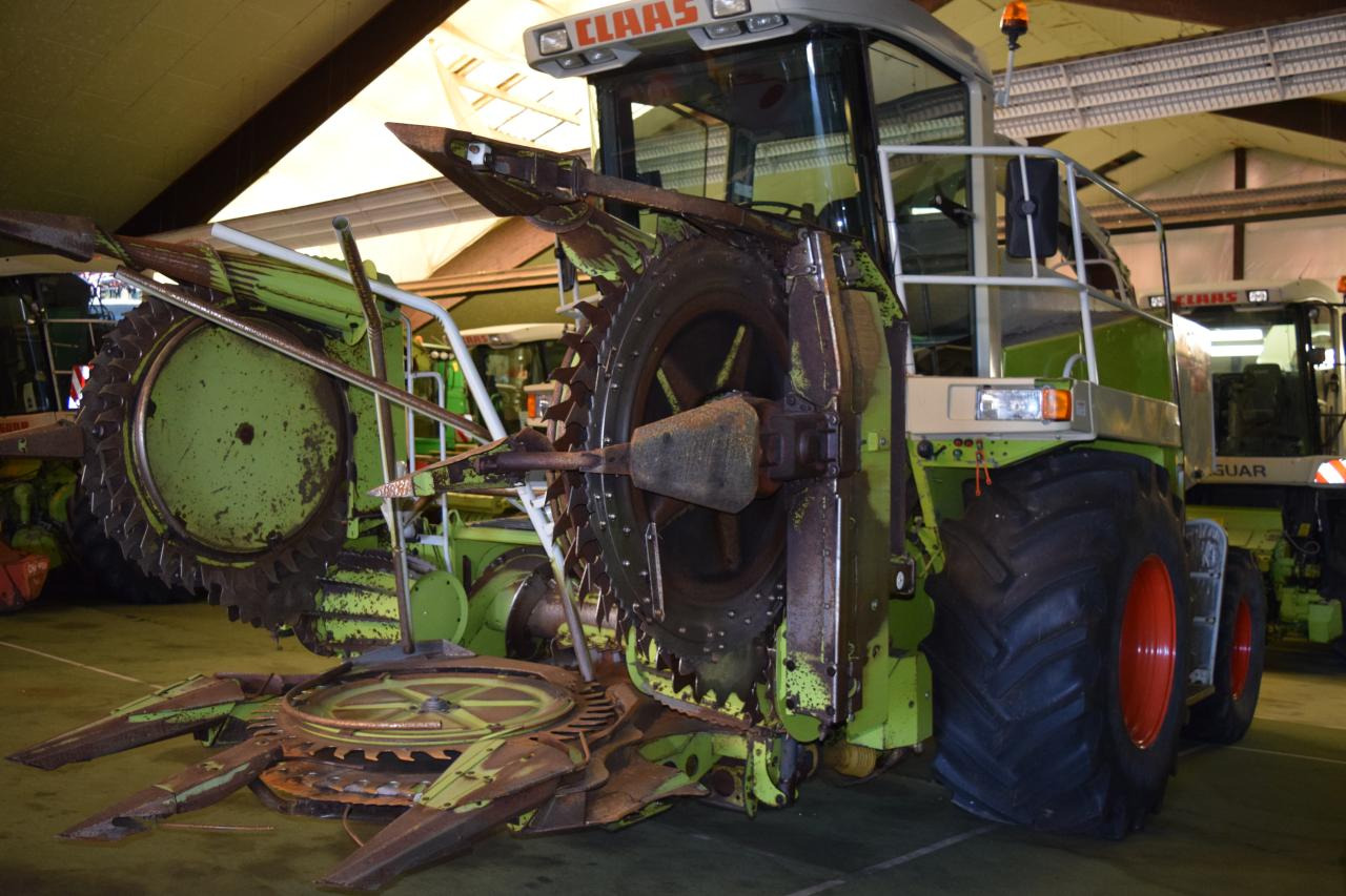 CLAAS Jaguar 820 - 饲料收割机:图4 CLAAS Jaguar 820 - 饲料收割机:图4