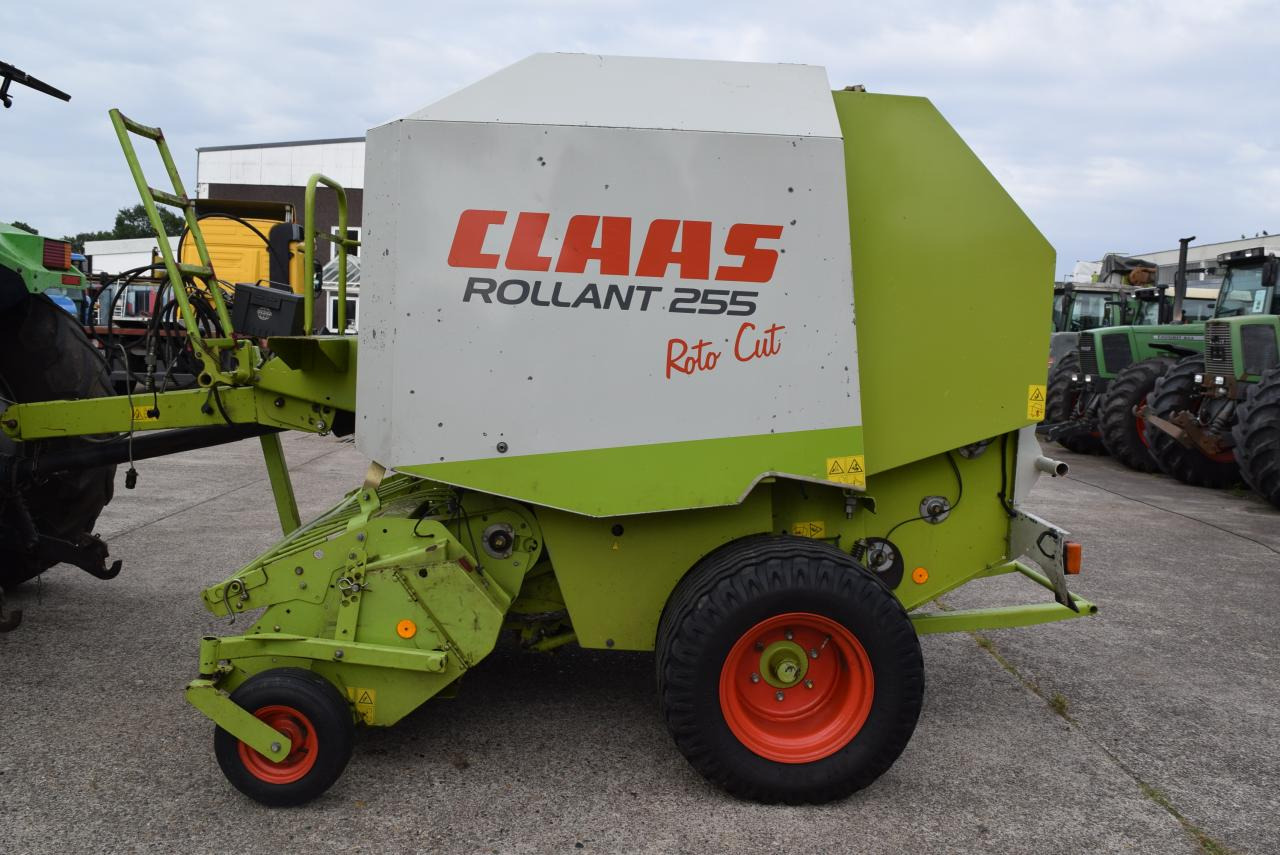 CLAAS Rollant 255 RC - 圆形打包机:图1 CLAAS Rollant 255 RC - 圆形打包机:图1