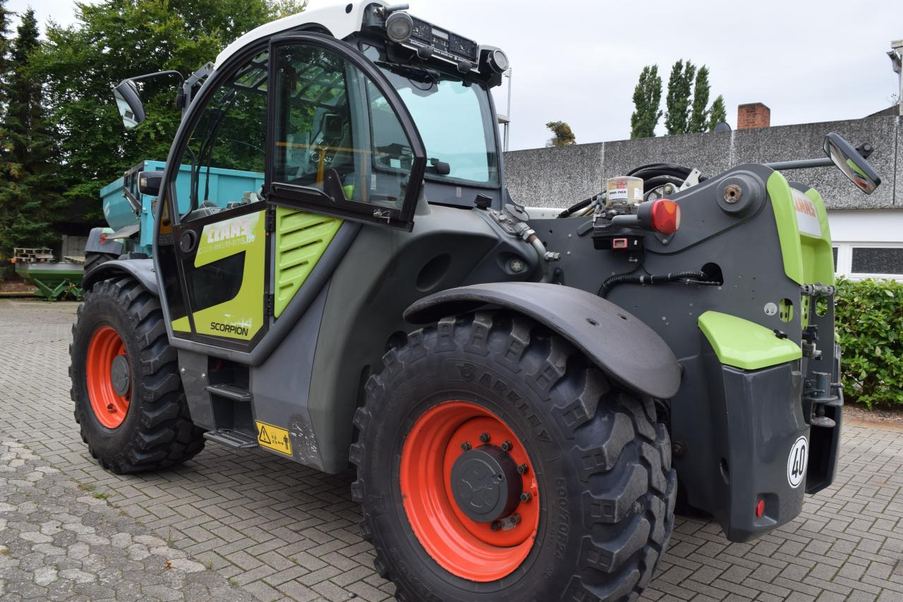CLAAS SCORPION 7044 - 伸缩臂叉装车:图4 CLAAS SCORPION 7044 - 伸缩臂叉装车:图4